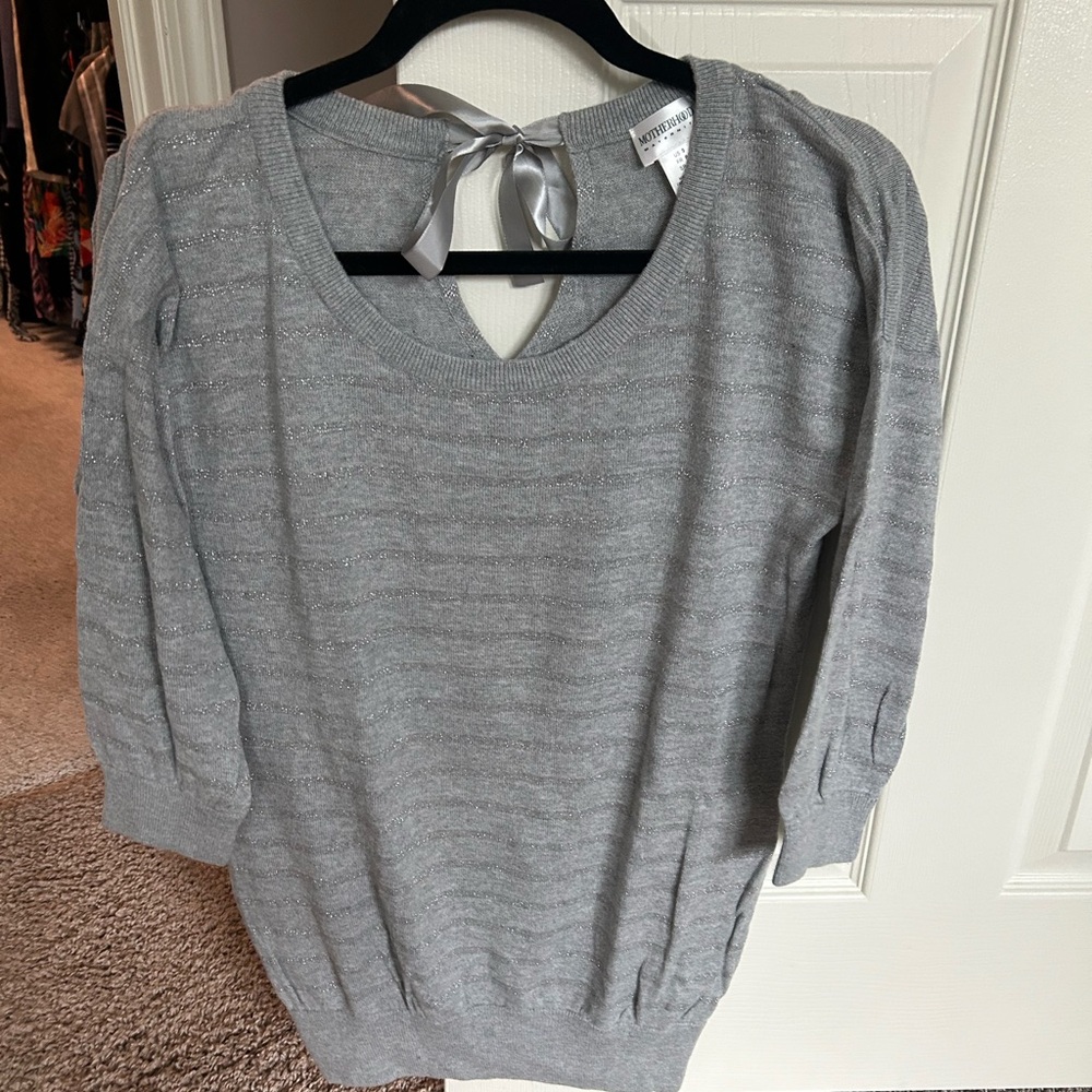 Motherhood Maternity lightweight seater. Size small.